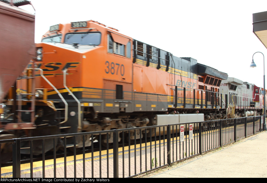 BNSF 3870